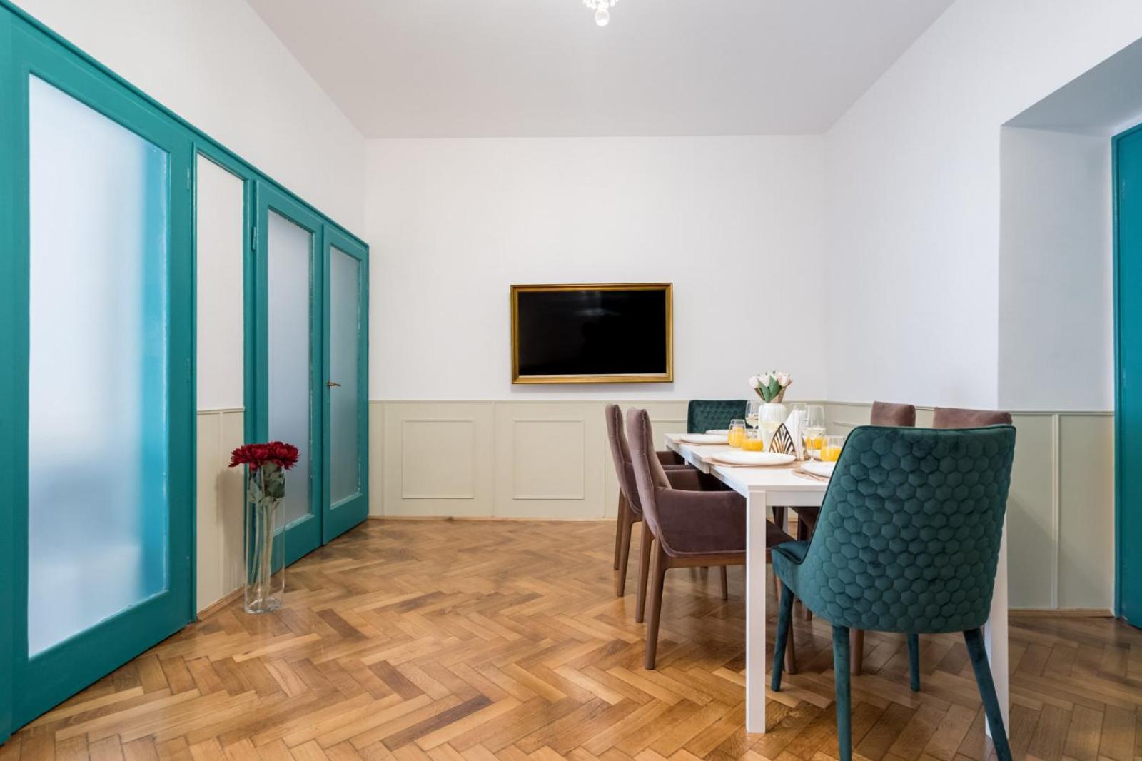 Highline Downtown Residences 6 Persons Family Apartment Bukarest Eksteriør billede